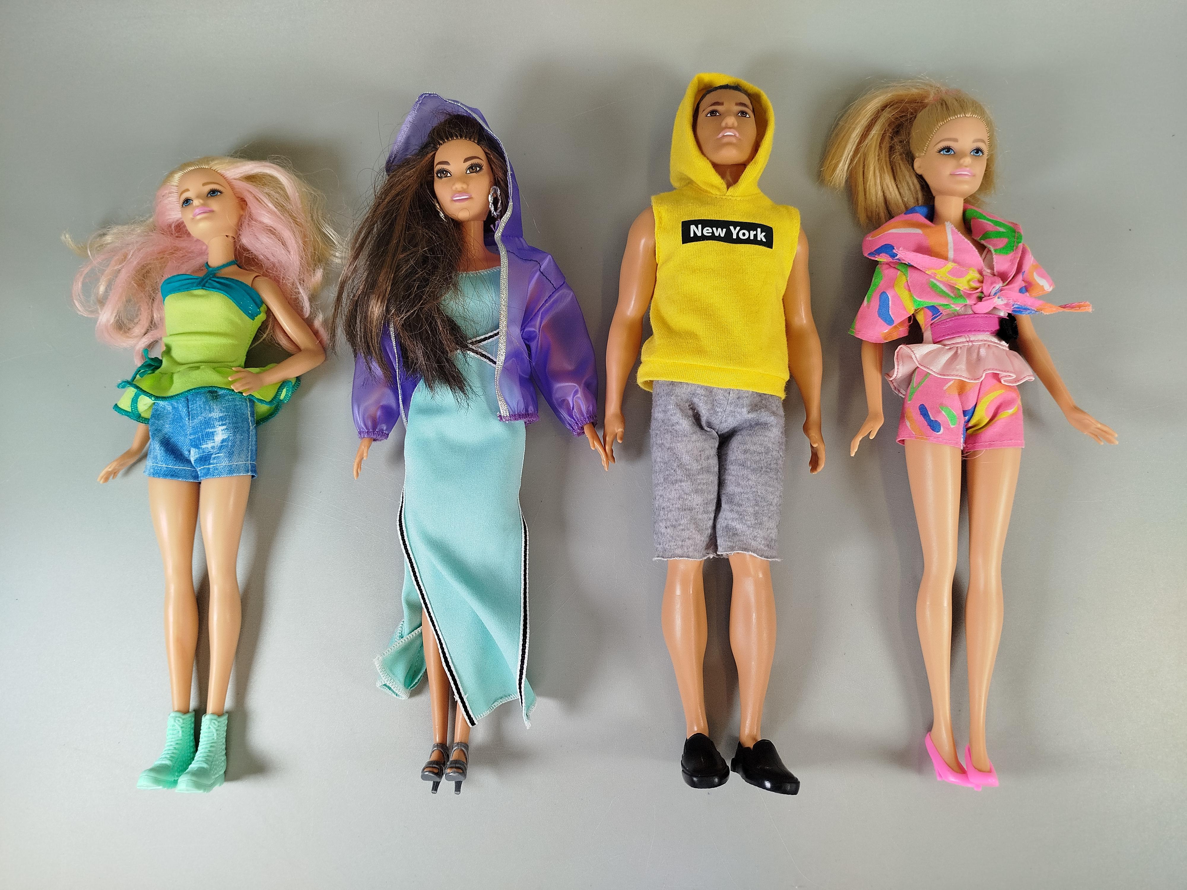 Mattel Puppenset – 4 Puppen & Zubehör